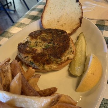 Linger Lodge Restaurant & Campground - Crab cake sandwich - Campgrounds Near Me - Bradenton, Florida