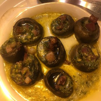 El Ultimo Tango - Delicious stuffed garlic mushrooms - Argentine Near Me - Lisbon, 11