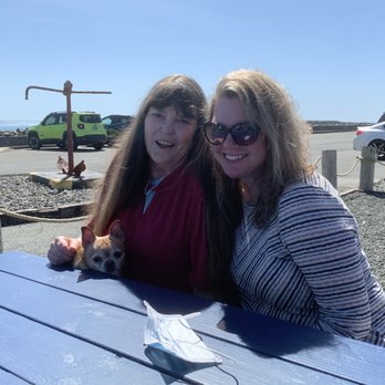 Chart Room Restaurant - Ordered breakfast, got our favorite table, outside facing the ocean. good food, good mimosa, fabulous views and my dog is welcome too. - Seafood Near Me - Crescent City, California