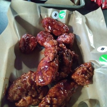 Buffalo Wild Wings - I got 10 pieces. You can get 5 with one sauce and 5 with another sauce. - Sports Bars Near Me - Petaluma, California Buffalo Wild Wings - I got 10 pieces. You can get 5 with one sauce and 5 with another sauce. - Sports Bars Near Me - Petaluma, California