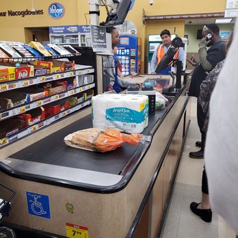 Kroger Food Stores - customers at the checkout counter - Grocery Near Me - Nacogdoches, Texas