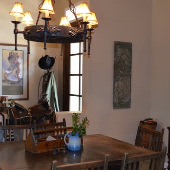 DESIGNorigins - Residential Staging Rustic Western Entry - Interior Design Near Me DESIGNorigins - Residential Staging Rustic Western Entry - Interior Design Near Me