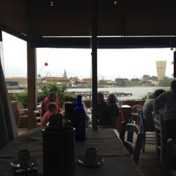 Bar de La Marine - Vue sur le bassin