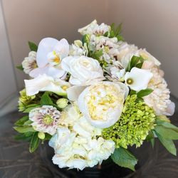 The Enchanted Florist - Enjoy Alexandria Local Flower Delivery by The Enchanted Florist!