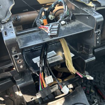 Splice Installations - Daury fixed the cut wires - Auto Customization Near Me