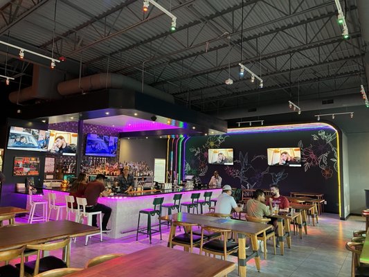 Giau bar n bites by null