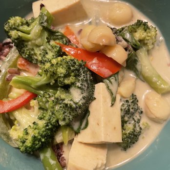 Ve Station - Green curry with tofu - Vegan Near Me - Sherman Oaks, California Ve Station - Green curry with tofu - Vegan Near Me - Sherman Oaks, California