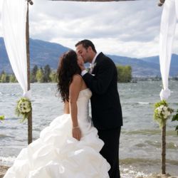 Walnut Beach Resort - Have your wedding on the beach