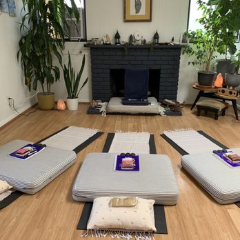 In 2 Guided Hands - Usui Reiki Level 1 class set up. - Massage Therapy Near Me In 2 Guided Hands - Usui Reiki Level 1 class set up. - Massage Therapy Near Me