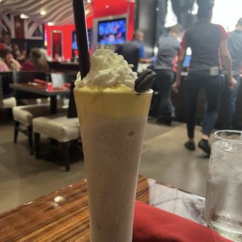Gordon Ramsay Burger Las Vegas - Shake - Burgers Near Me - Las Vegas, Nevada Gordon Ramsay Burger Las Vegas - Shake - Burgers Near Me - Las Vegas, Nevada