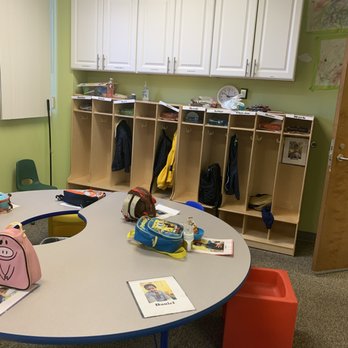 Speech Source Therapy - A table for snack time - Speech Therapists Near Me - Los Angeles, California Speech Source Therapy - A table for snack time - Speech Therapists Near Me - Los Angeles, California