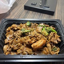 Pad See Ew Wok Combination Meat