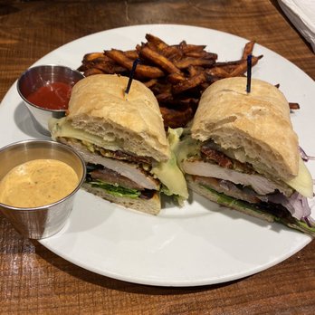 bellagreen - Grilled Chicken Sandwich - Salad Near Me - Plano, Texas bellagreen - Grilled Chicken Sandwich - Salad Near Me - Plano, Texas