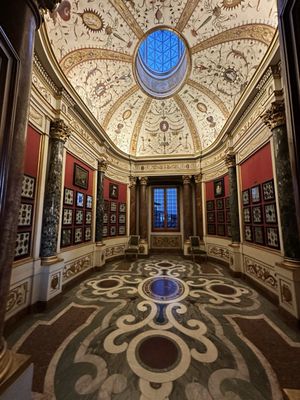 Uffizi Galleries by null