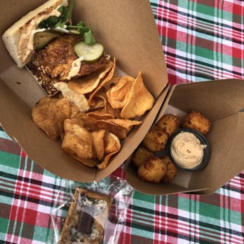 Junebug - Po Mi Fried Chicken Sanwich Carolina Jalapeño Mac and Cheese Squares Southern S'mores Bar - Food Trucks Near Me Junebug - Po Mi Fried Chicken Sanwich Carolina Jalapeño Mac and Cheese Squares Southern S'mores Bar - Food Trucks Near Me