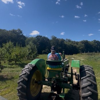 Steere Orchard - Tractor ride - Farmers Market Near Me - Greenville, Rhode Island Steere Orchard - Tractor ride - Farmers Market Near Me - Greenville, Rhode Island