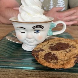 Soft serve + cookie Soft serve + cookie