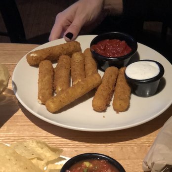 Applebee's Grill + Bar - Mozzarella sticks with marinara and ranch - American Near Me - Eureka, California