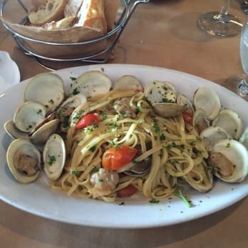 NiDo Caffe - Linguini with clams - Italian Near Me - Miami, Florida NiDo Caffe - Linguini with clams - Italian Near Me - Miami, Florida