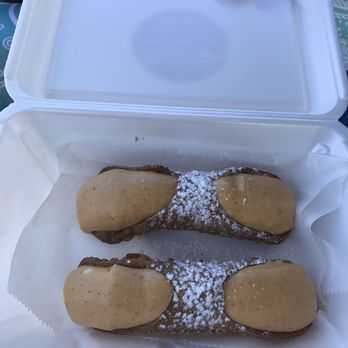 Mannino's Cannoli Express - 2 for $10 - Food Trucks Near Me - Hammonton, New Jersey