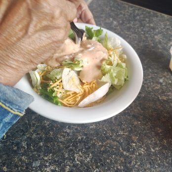 Pizza Hut - Thin pep and mushroom Garden Salad - Pizza Near Me - Kenedy, Texas Pizza Hut - Thin pep and mushroom Garden Salad - Pizza Near Me - Kenedy, Texas