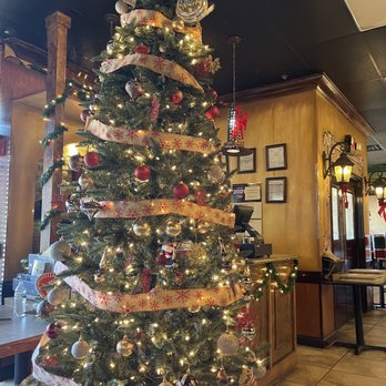 Dos Margaritas Mexican Grill - a decorated christmas tree - Mexican Near Me - Fairview, Tennessee