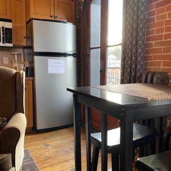 Kaiser House Hotel - Breakfast / sitting room - Hotels Near Me - Philipsburg, Montana Kaiser House Hotel - Breakfast / sitting room - Hotels Near Me - Philipsburg, Montana
