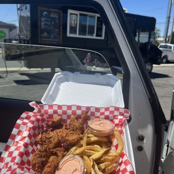Rooster's Chicken N' Fries - basket of fried chicken and fries - Food Trucks Near Me - Orem, Utah Rooster's Chicken N' Fries - basket of fried chicken and fries - Food Trucks Near Me - Orem, Utah