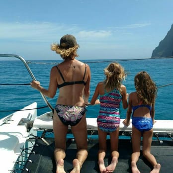 Holoholo Charters - Fantastic adventure up the Na Pali coast! Amazing crew!! Won't forget it! Amazing crew!!! Fantastic day!!!! - Boating Near Me - Eleele, Hawaii
