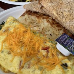 Tony's Diner - Vegetable omelette with hash browns and wheat toast