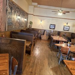 Tommyknocker Brewery & Pub - Lots of space