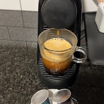 Canalta Lodge - Mini Nespresso machine with mini Nespresso pods & glass! - Hotels Near Me - Banff, Alberta
