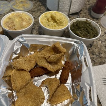 Shep's Bar-B-Q & Catering - Catfish, green beans, potato salad and banana pudding - Barbeque Near Me - Palestine, Texas