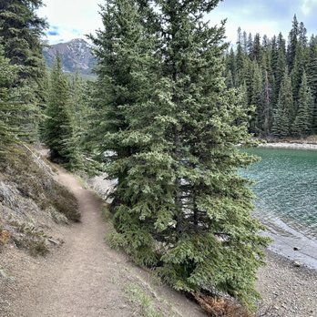 Maligne Lake - Boating Near Me