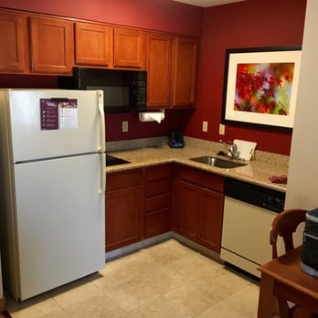 Residence Inn by Marriott Springfield - Kitchen Area - Hotels Near Me - Springfield, Missouri