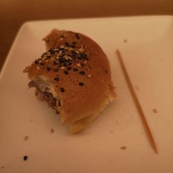 Iruñazarra - Pincho miniburger esta exquisito