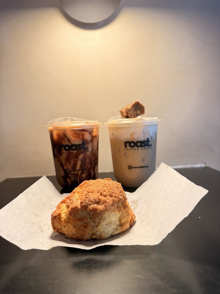 Roast Coffee House Logo