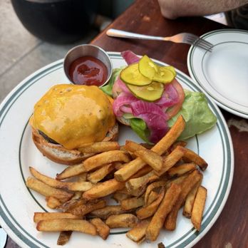 Antique Bar & Bakery - Antique Rib Eye Burger - New American Near Me - Hoboken, New Jersey Antique Bar & Bakery - Antique Rib Eye Burger - New American Near Me - Hoboken, New Jersey