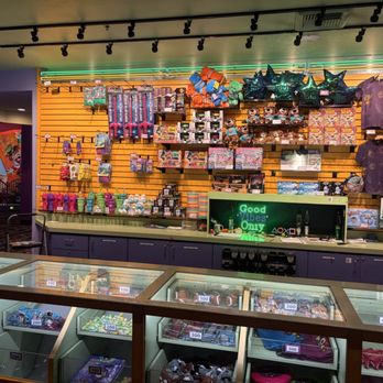 John's Incredible Pizza - Montclair - Nobody at the prize counter - Arcades Near Me - Montclair, California