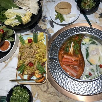 JIYU Thai Hot Pot - Thai Pineapple Fried Rice & Hot Pot - Seafood Near Me - Markham, Ontario