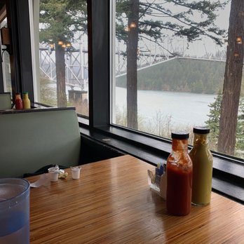 Bridgeside - view from the booth - American Near Me - Cascade Locks, Oregon