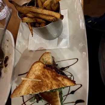 State & Allen - Bacon & Brie Grilled Cheese - American Near Me - Dallas, Texas