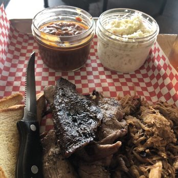 JJ's Meat Shak - 2 meat sampler - pit beef and pulled pork - Barbeque Near Me - Buena Vista, Virginia