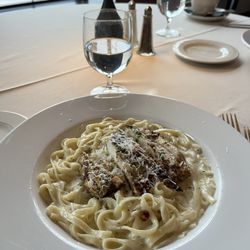 Concourse Restaurant & Lounge - Chicken Alfredo