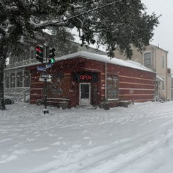 Verret's Bar and Lounge