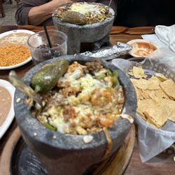 El Tapatio Cuatro Cosina Mexicana and Bar - Molcajete bowl!