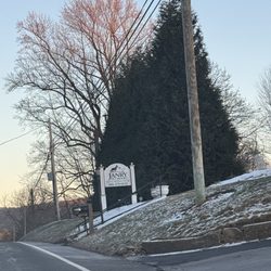 Janry Pet Resort - Entrance