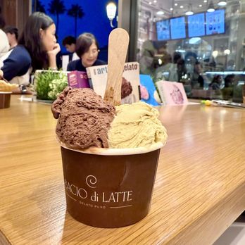 Bacio di Latte - Chocolate and Pistachio gelato - Gelato Near Me - Newport Beach, California Bacio di Latte - Chocolate and Pistachio gelato - Gelato Near Me - Newport Beach, California