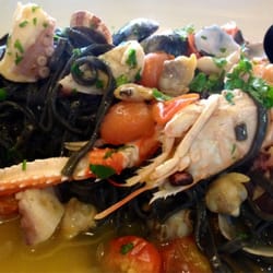 Ai Cesendeli - Tagliolini neri 'ai cesendeli' - squid ink pasta with seafood (9.11.14)