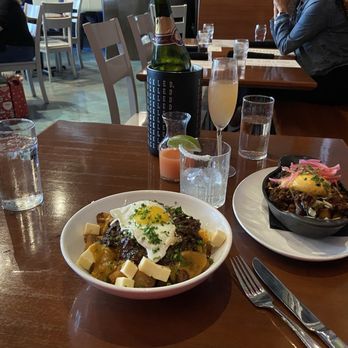 Full Belly - Barbacoa Poutine and Chorizo Poblano Hash - Breakfast & Brunch Near Me - San Antonio, Texas